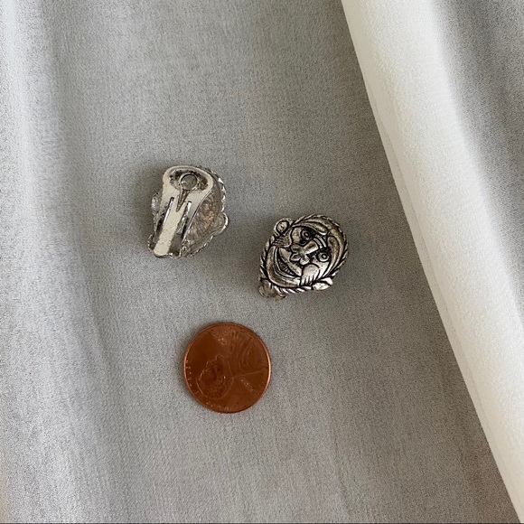 Vintage Silver Tribal Face Detail Clip Earrings - Picture 5 of 5